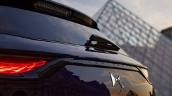 DS 7 Crossback Louvre, exkluzívna limitovaná edícia