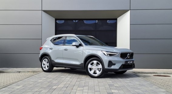 Volvo XC40 B3 CORE AT7 FWD