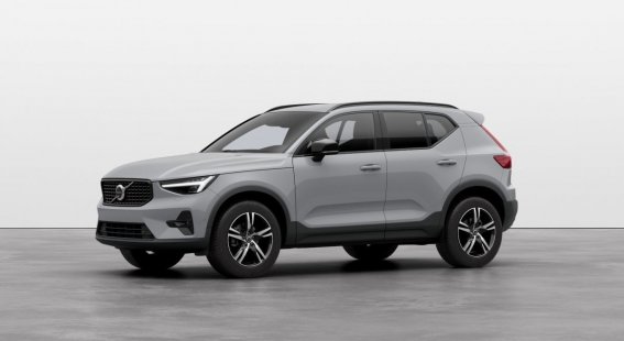 Volvo XC40 B3 PLUS Dark AT7 FWD